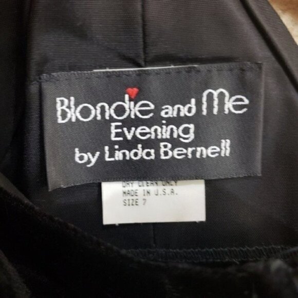 Blondie & Me Evening | Black T-Back Dress - Picture 6 of 6